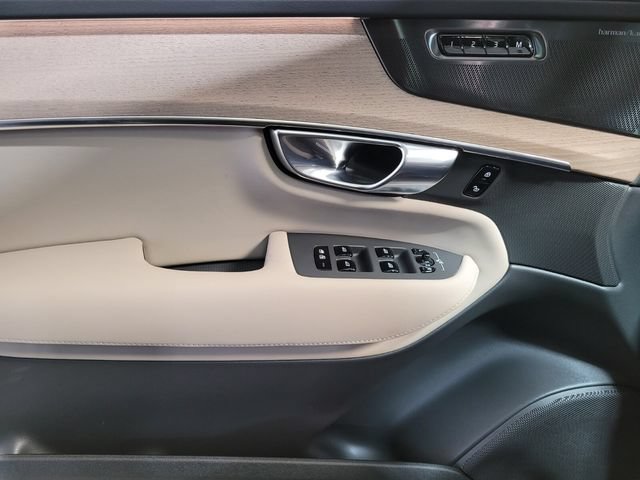 New 2026 Volvo XC90 B6 Plus w/ Protection Package Premier AWD/4WD image 27