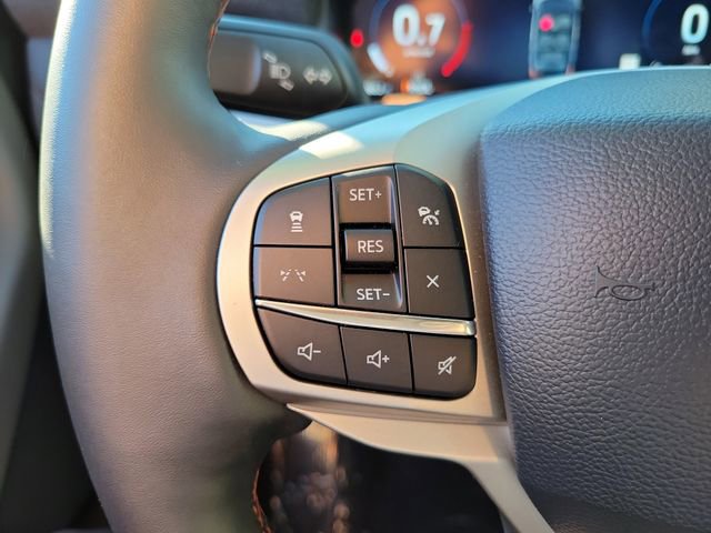 Used 2025 Ford Explorer Active w/ Active Comfort Package RWD image 5