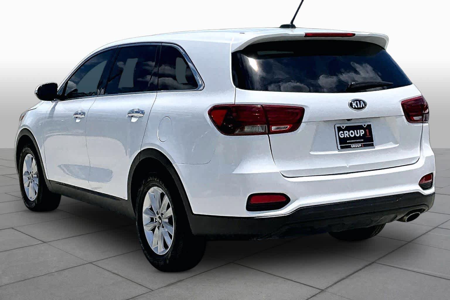 Used 2019 Kia Sorento FWD V6 image 11