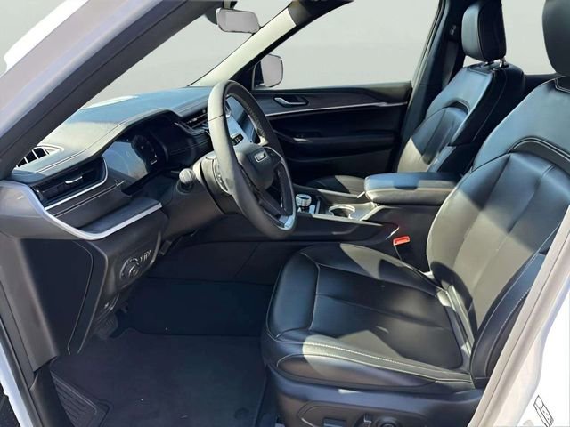 Used 2025 Jeep Grand Cherokee Limited image 7