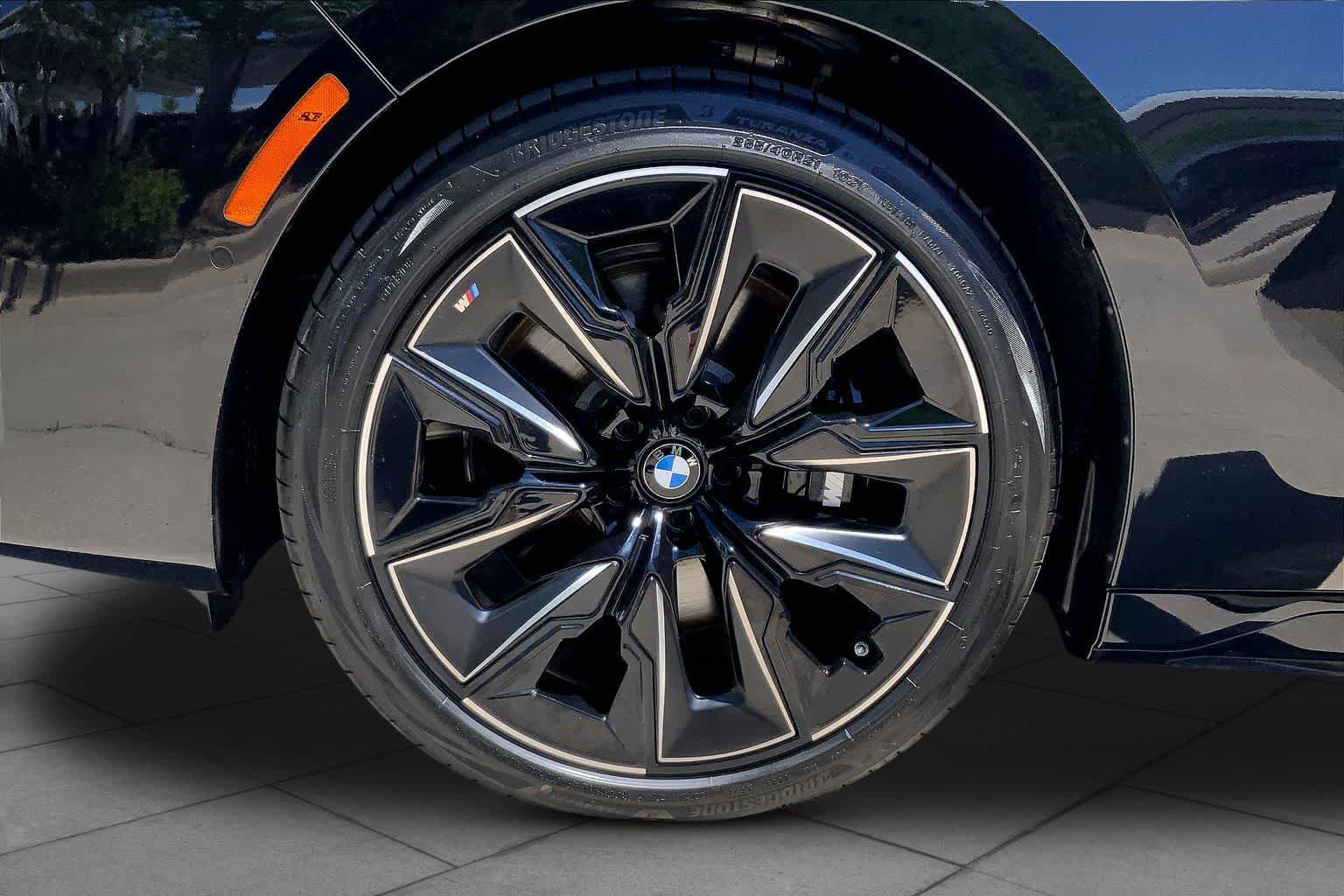 New 2026 BMW 760i xDrive w/ Luxury Rear Seating Package AWD/4WD image 12
