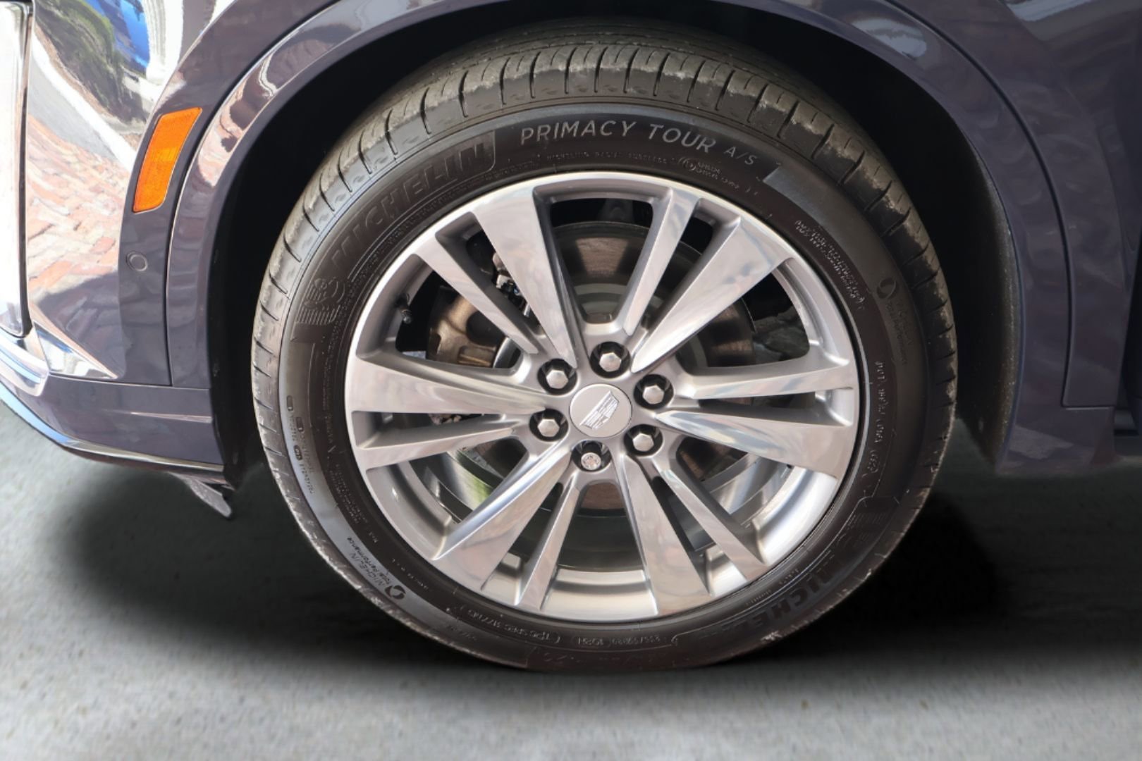 Certified 2025 Cadillac XT6 Premium Luxury w/ Platinum Package image 9