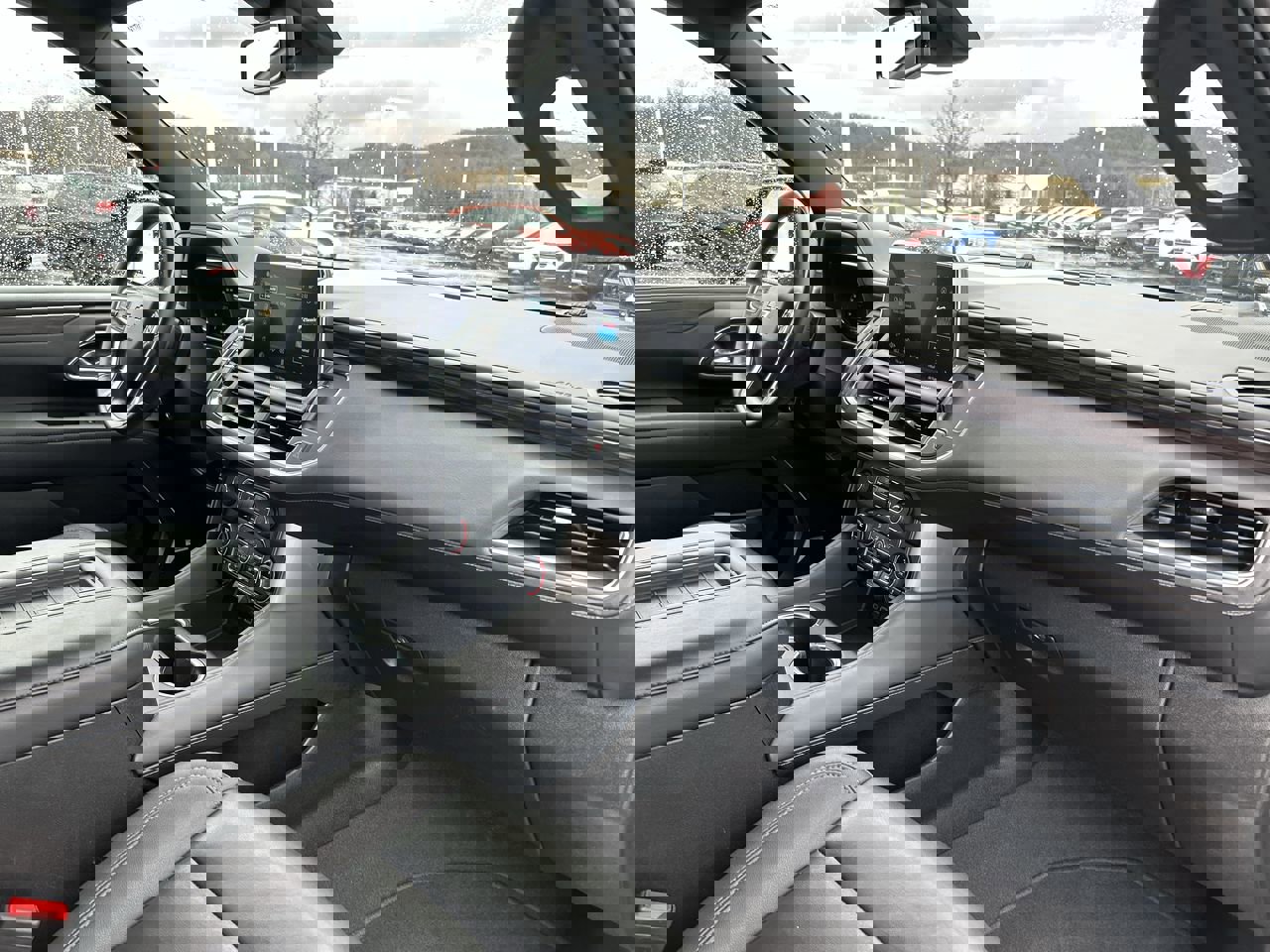 Used 2024 Chevrolet Tahoe LT image 16