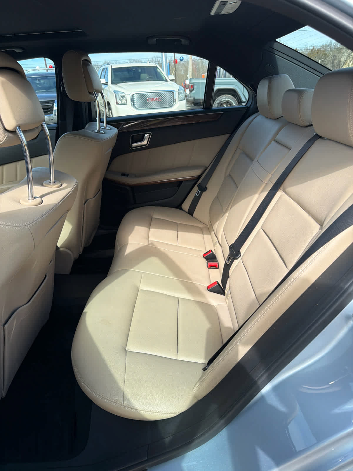 Used 2013 Mercedes-Benz E 350 4MATIC Sedan image 11