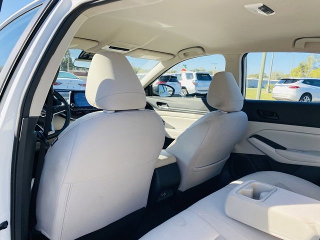 Used 2025 Nissan Altima 2.5 SV image 17