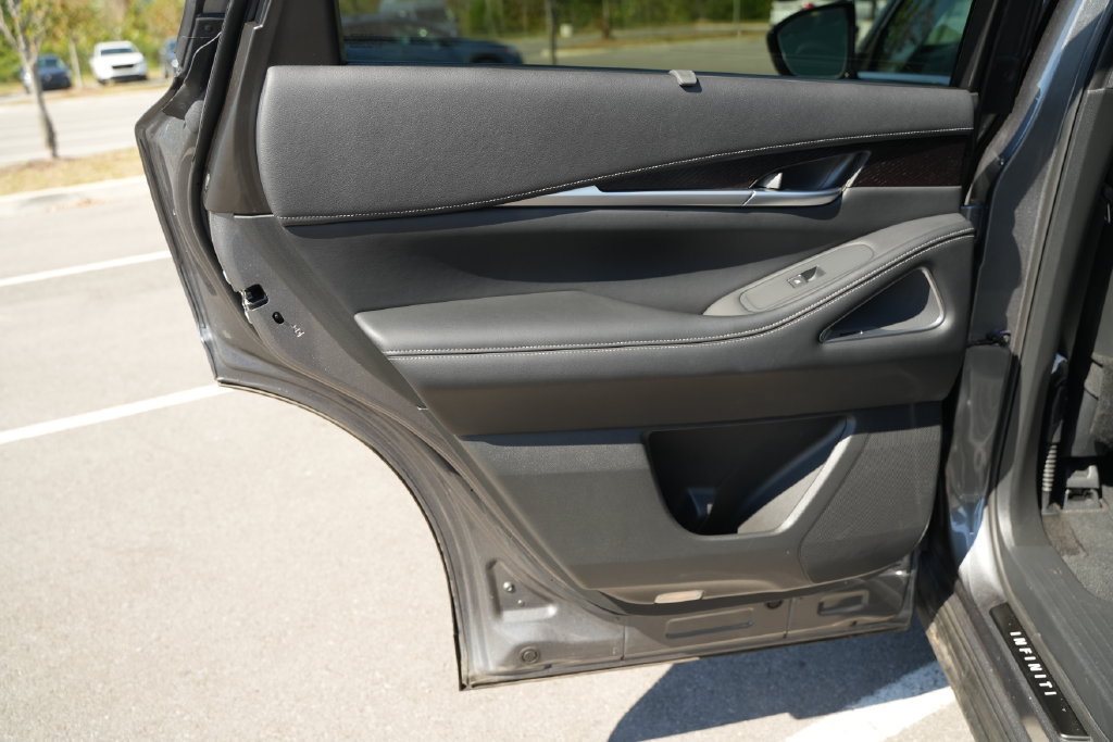 Used 2025 INFINITI QX60 Sensory AWD/4WD image 18