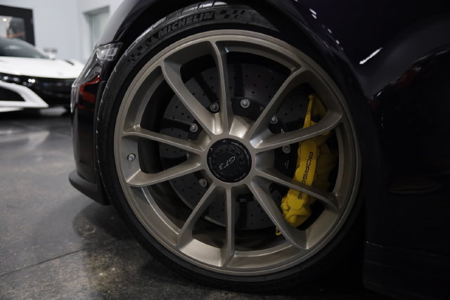 Used 2018 Porsche 911 GT3 RWD image 12