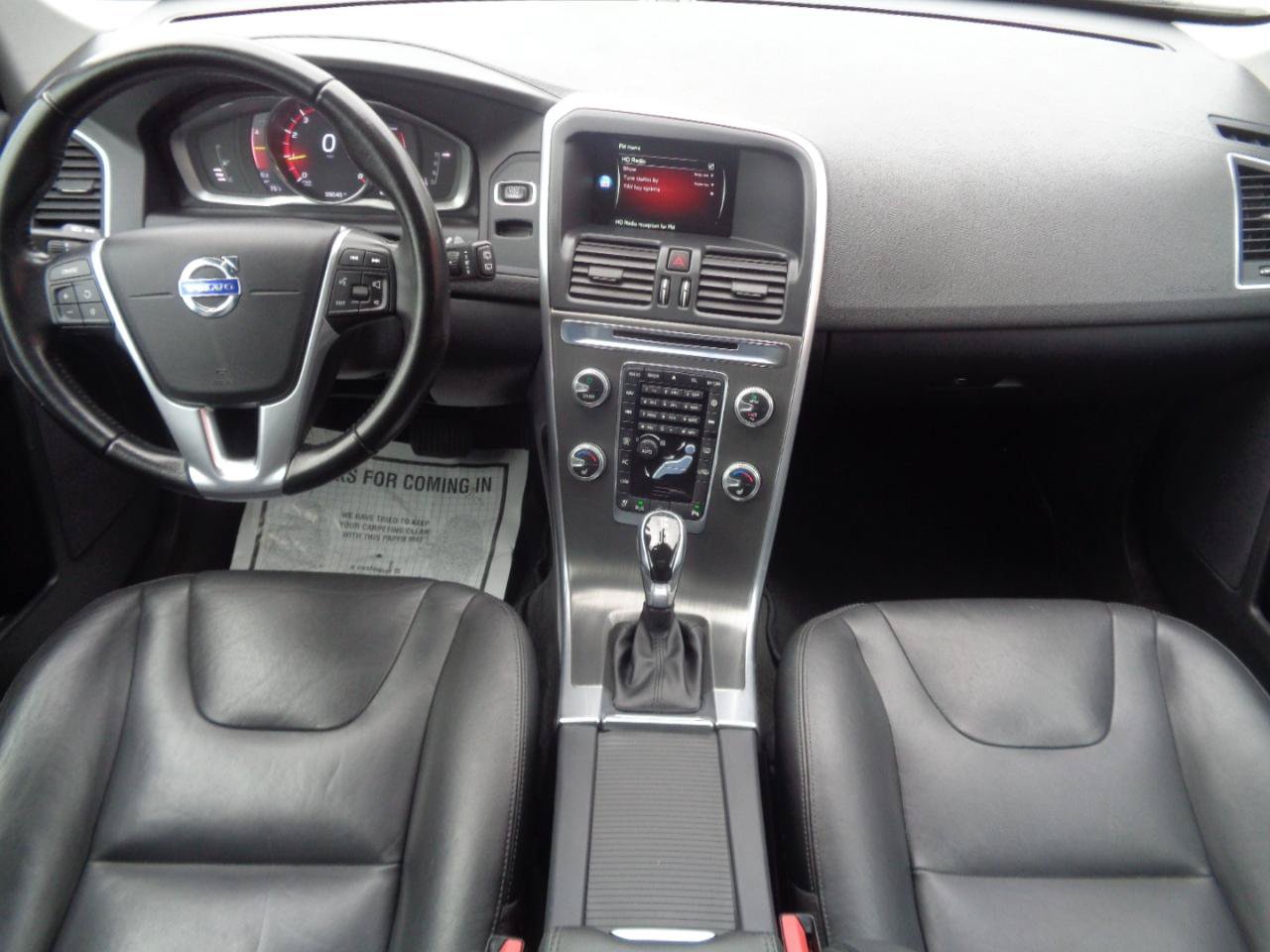 Used 2016 Volvo XC60 T6 w/ Proximity Package AWD/4WD image 34