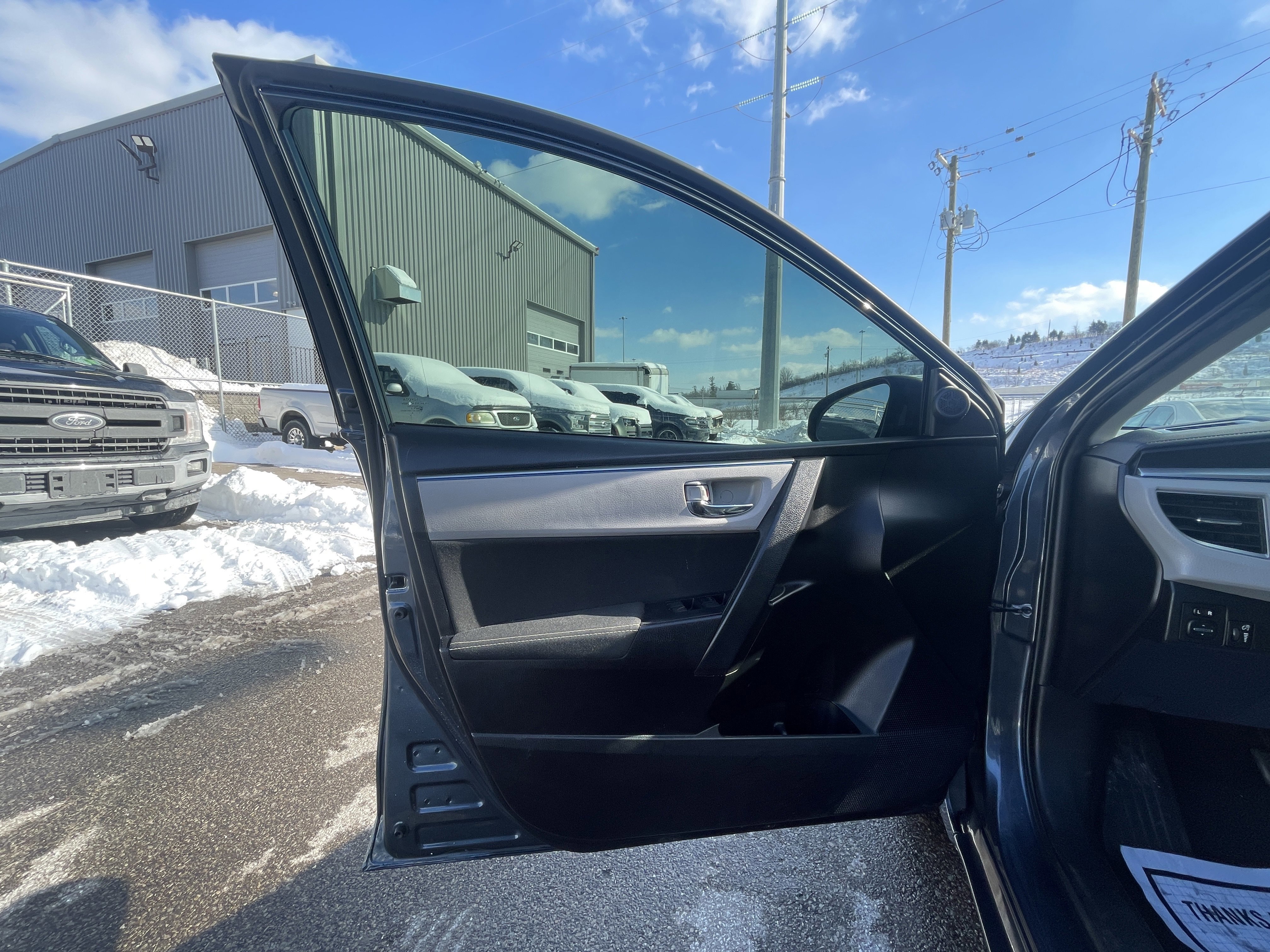 Used 2016 Toyota Corolla LE image 11