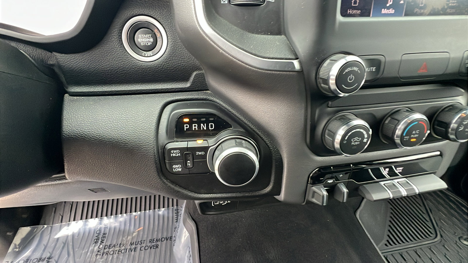 Used 2024 RAM 2500 Big Horn w/ Bed Utility Group image 30