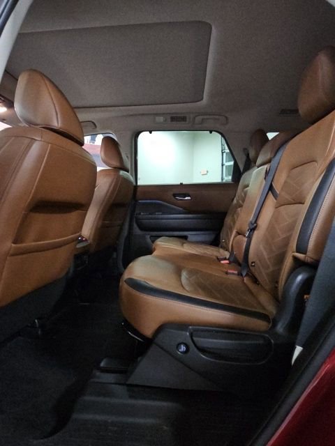 Used 2023 Nissan Pathfinder Platinum w/ Cargo Package AWD/4WD image 33