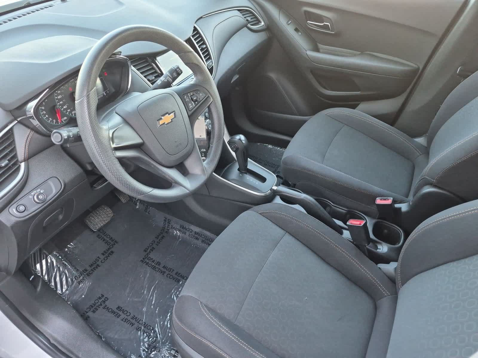 Used 2019 Chevrolet Trax LS FWD image 2