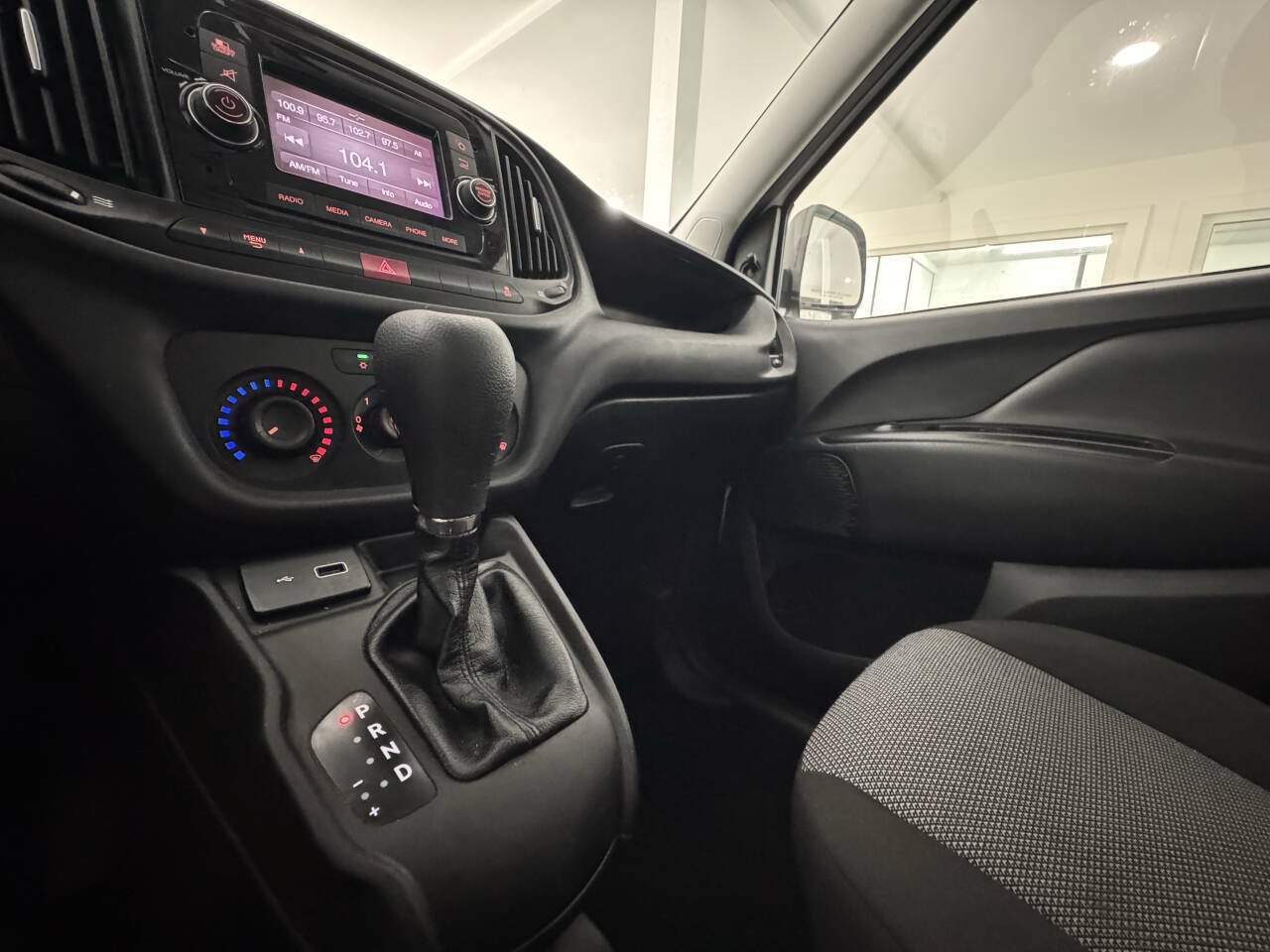 Used 2021 RAM ProMaster City Tradesman w/ Window Group 04 FWD image 25