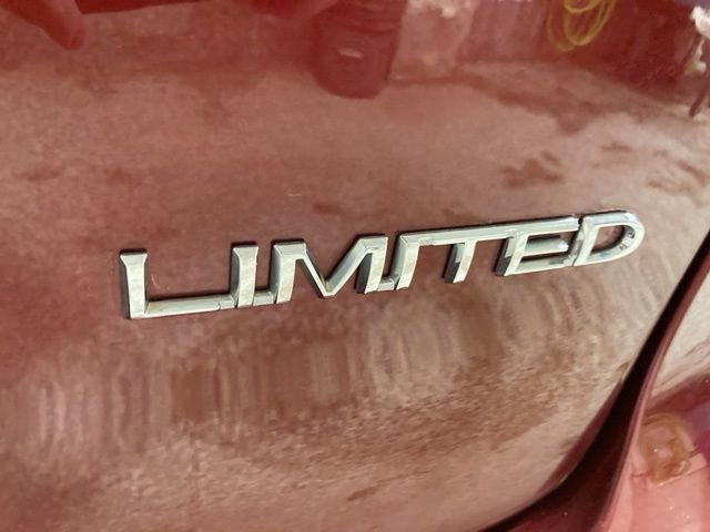 Used 2019 Chrysler Pacifica Limited w/ Tire & Wheel Group image 30