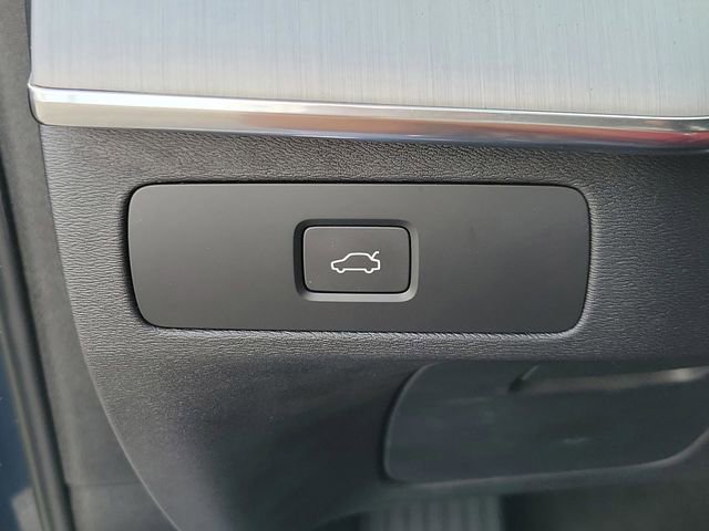 Used 2023 Volvo XC90 B5 Core AWD/4WD image 31