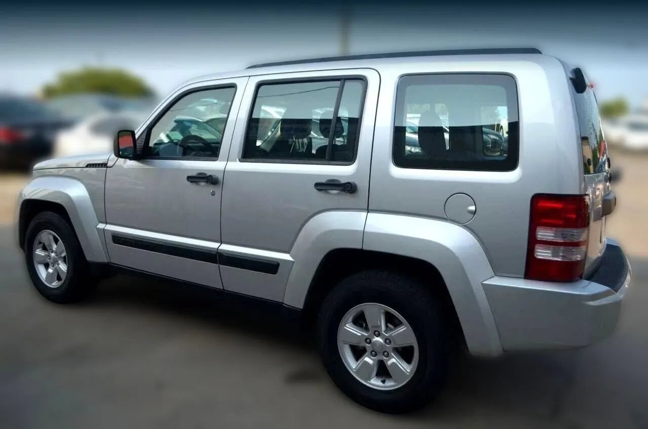 Used 2012 Jeep Liberty Sport RWD image 12