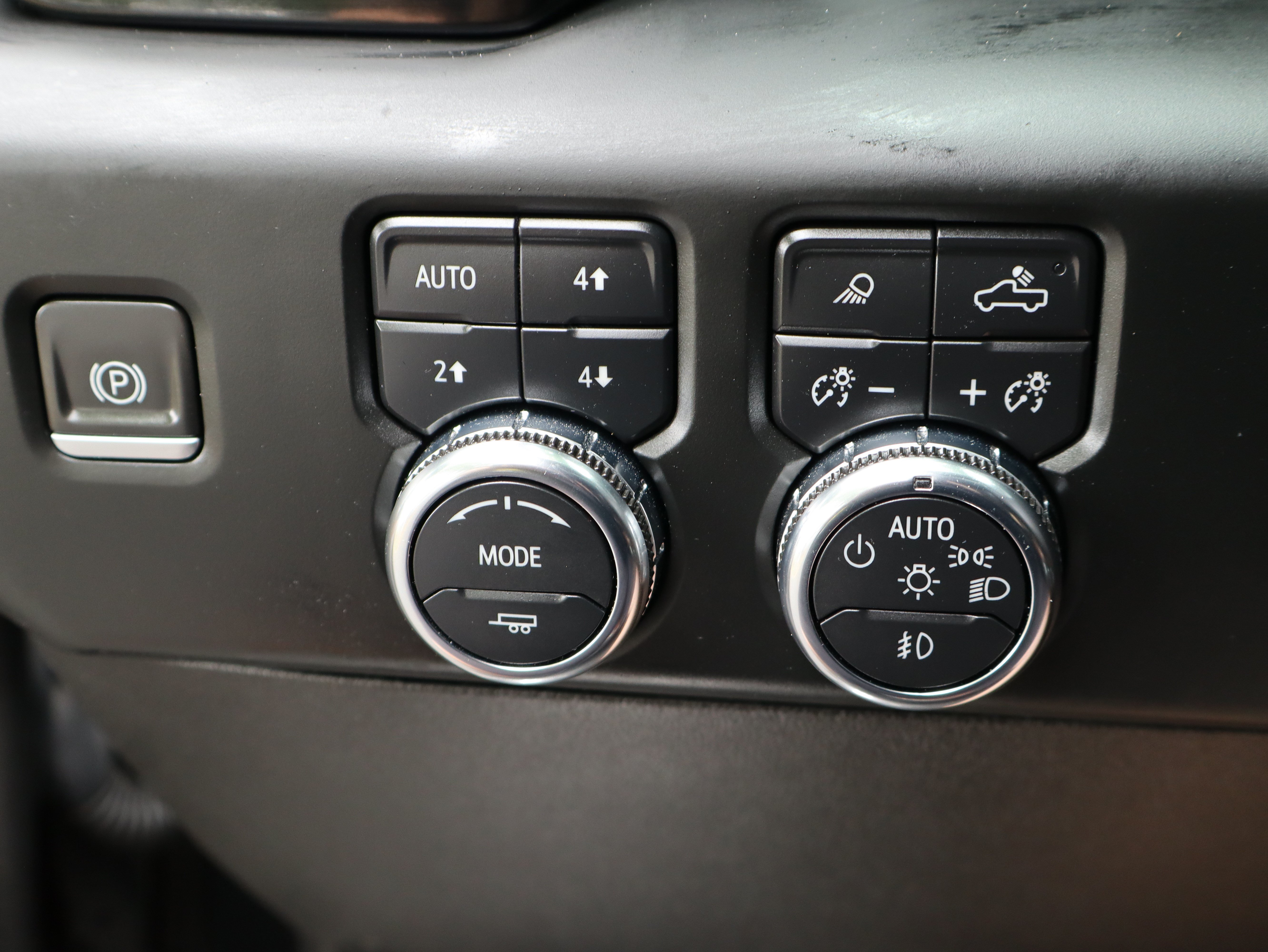 Used 2024 GMC Sierra 2500 Denali Ultimate AWD/4WD image 40