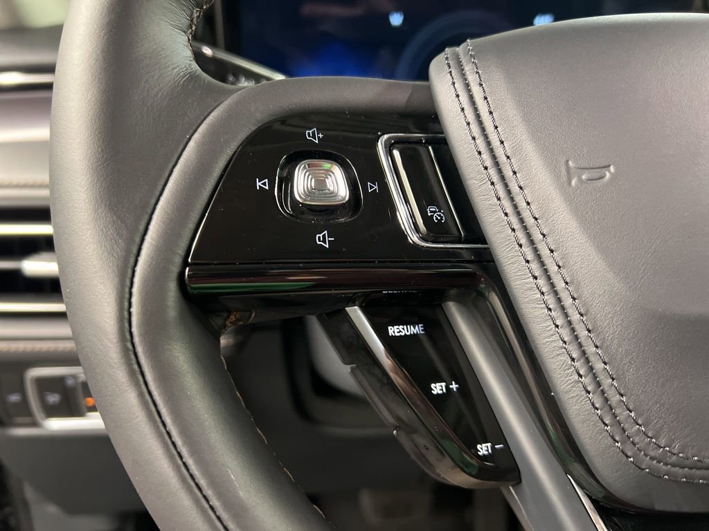 Used 2026 Lincoln Aviator AWD image 17