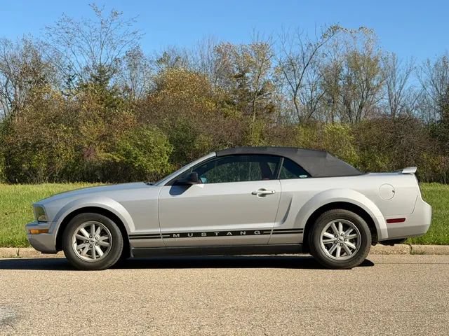 Used 2005 Ford Mustang Premium RWD image 12