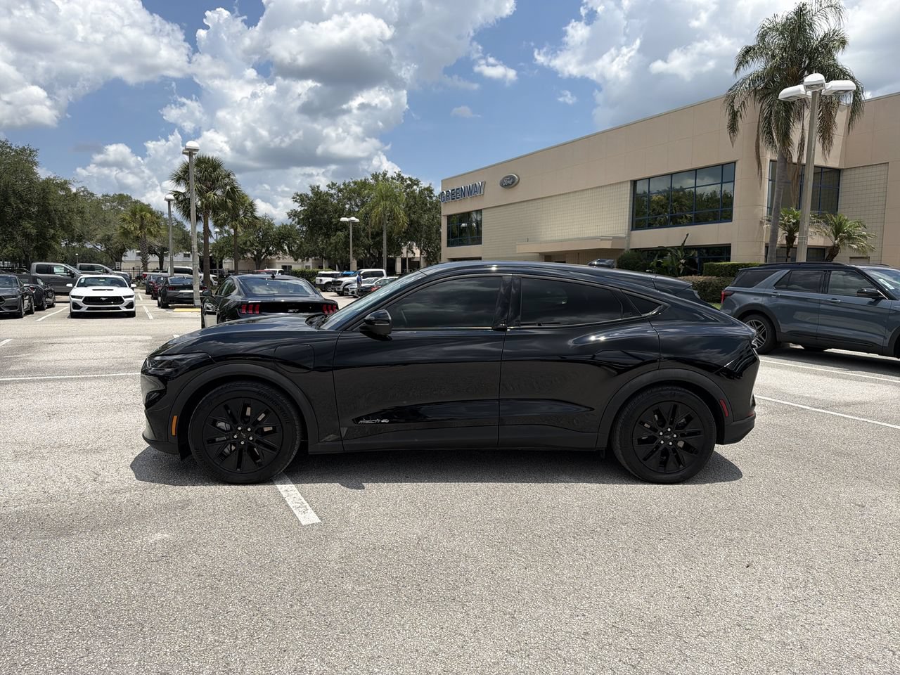 Used 2025 Ford Mustang Mach-E Select w/ Comfort Package Lite AWD/4WD image 5