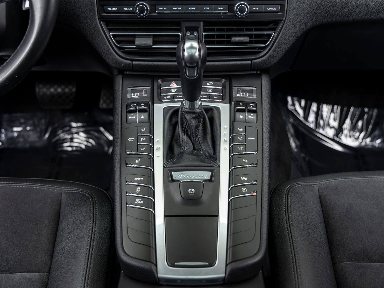 Certified 2021 Porsche Macan S AWD/4WD image 43