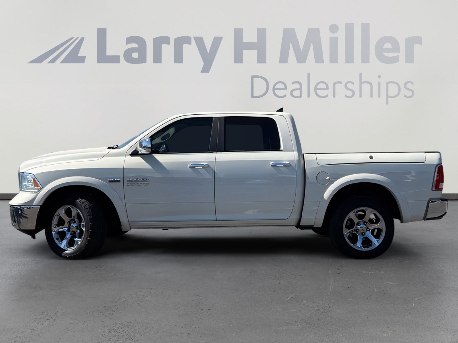 Used 2017 RAM 1500 Laramie w/ Convenience Group image 2