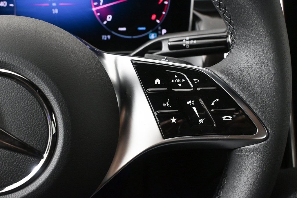 New 2025 Mercedes-Benz GLC 300 4MATIC image 11