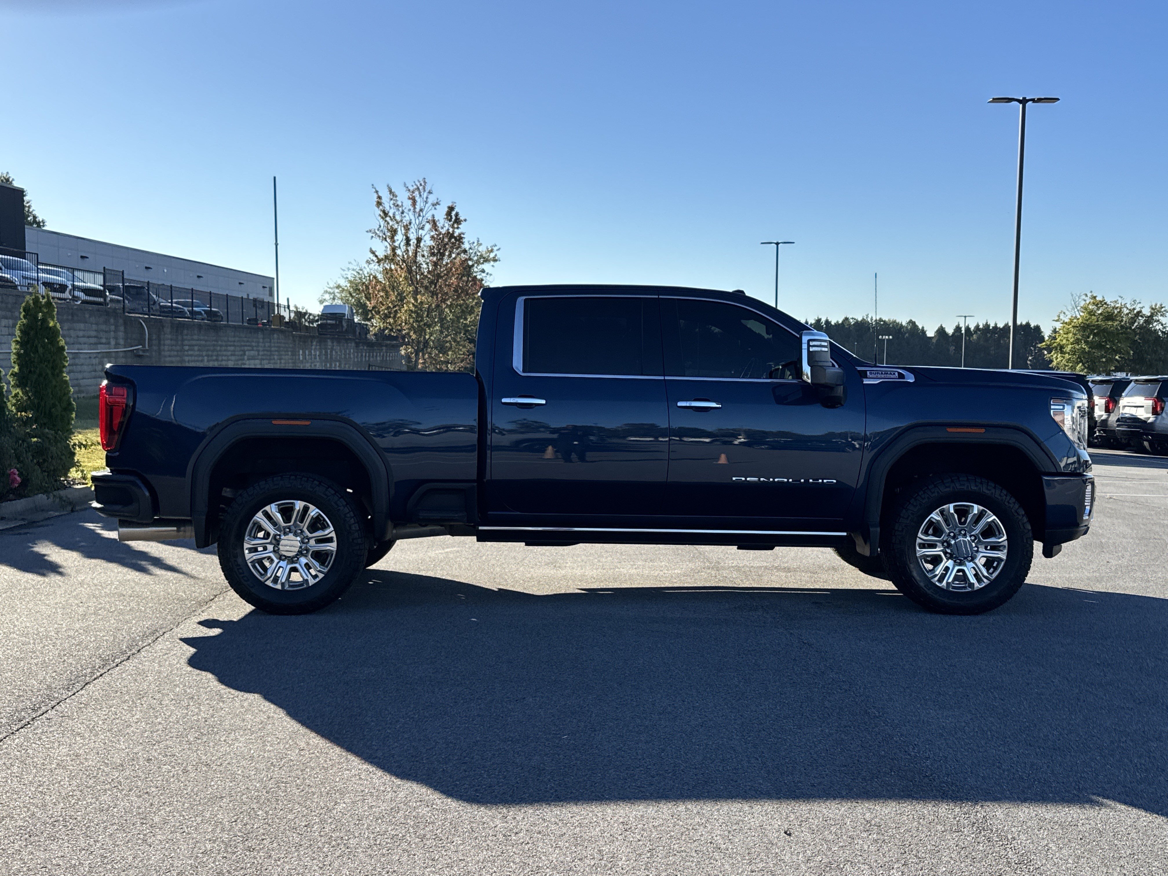Used 2021 GMC Sierra 2500 Denali w/ Denali Ultimate Package AWD/4WD image 11