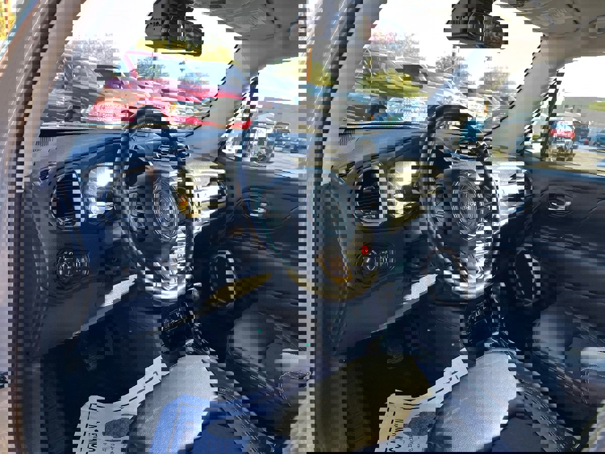 Used 2017 Jeep Renegade Trailhawk image 26