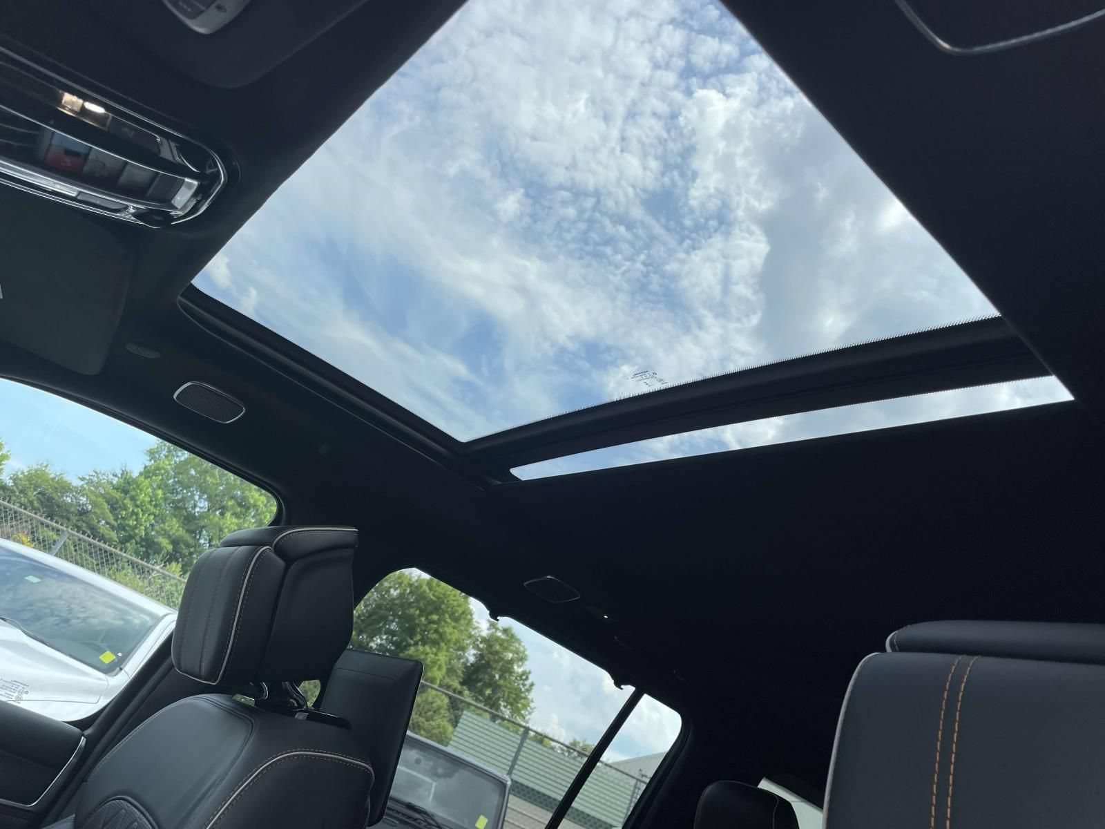 New 2026 Jeep Grand Wagoneer L Summit AWD/4WD image 18