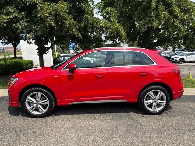 Used 2020 Audi Q3 2.0T Premium Plus w/ Premium Plus Package AWD/4WD image 2