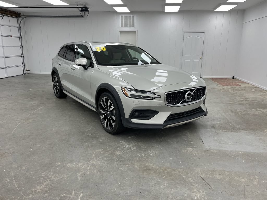 Used 2020 Volvo V60 T5 Cross Country AWD/4WD image 7