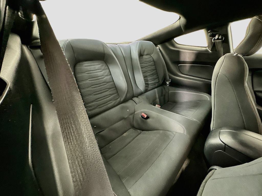 Used 2016 Ford Mustang Coupe RWD image 25