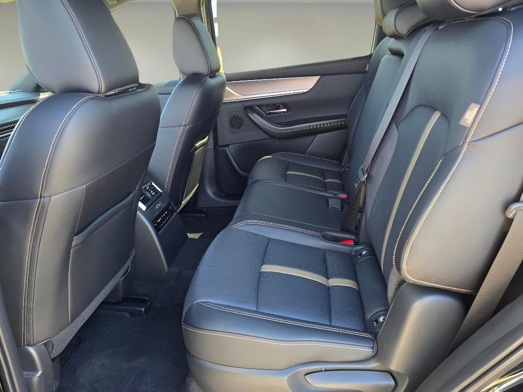 New 2025 MAZDA CX-70 Plug-In Hybrid w/ Premium Plus image 13