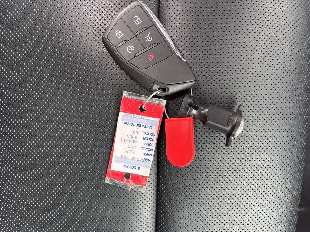 Used 2025 GMC Acadia Denali image 52