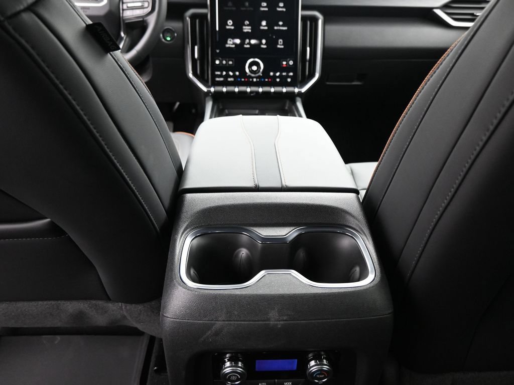 New 2026 GMC Acadia AT4 w/ LPO, Adventure Package AWD/4WD image 20