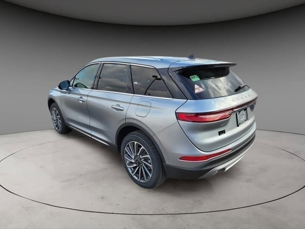 New 2024 Lincoln Corsair Reserve w/ Equipment Group 202A image 7