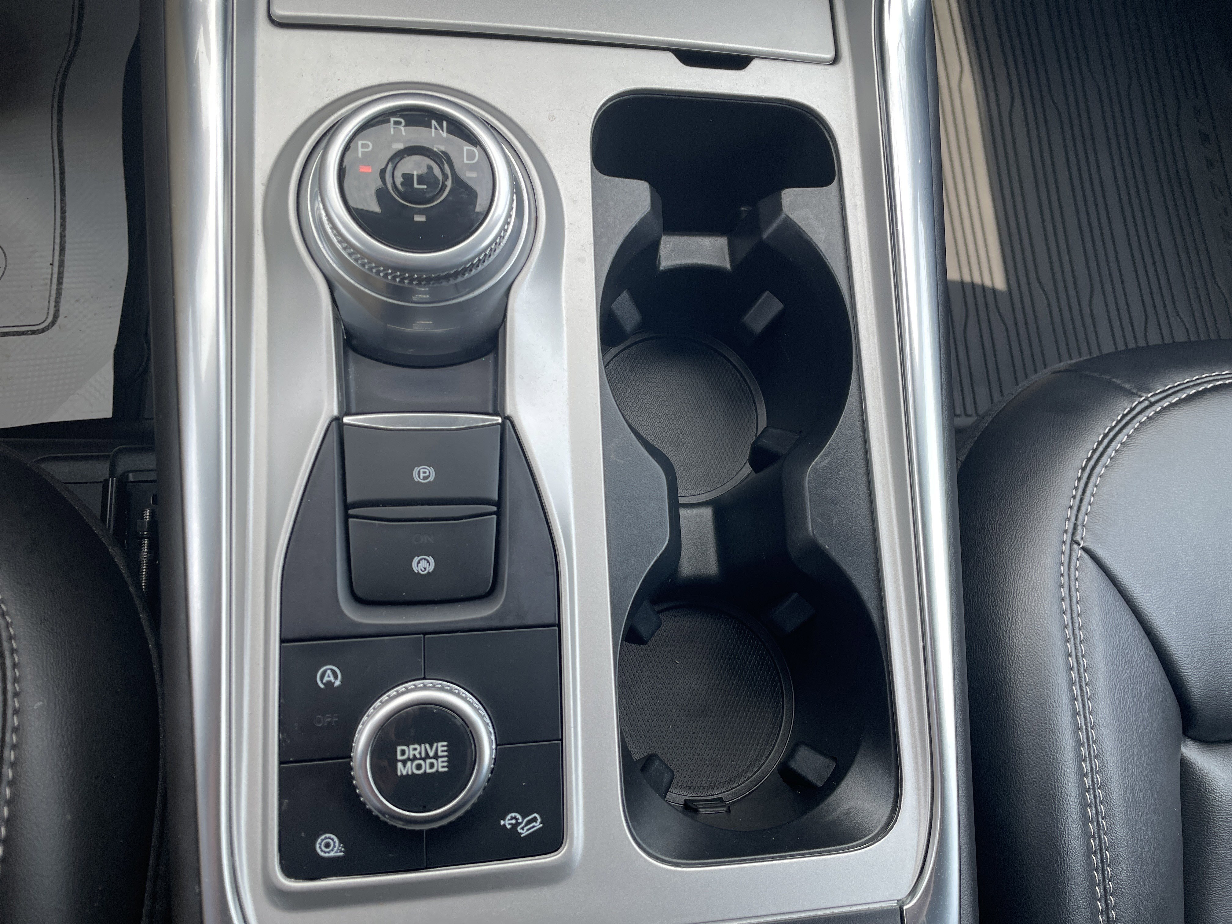 Used 2023 Ford Explorer XLT w/ Equipment Group 202A image 20