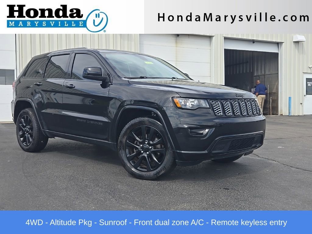 Used 2017 Jeep Grand Cherokee Altitude AWD/4WD image 1