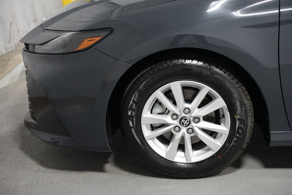 Certified 2025 Toyota Camry LE image 5