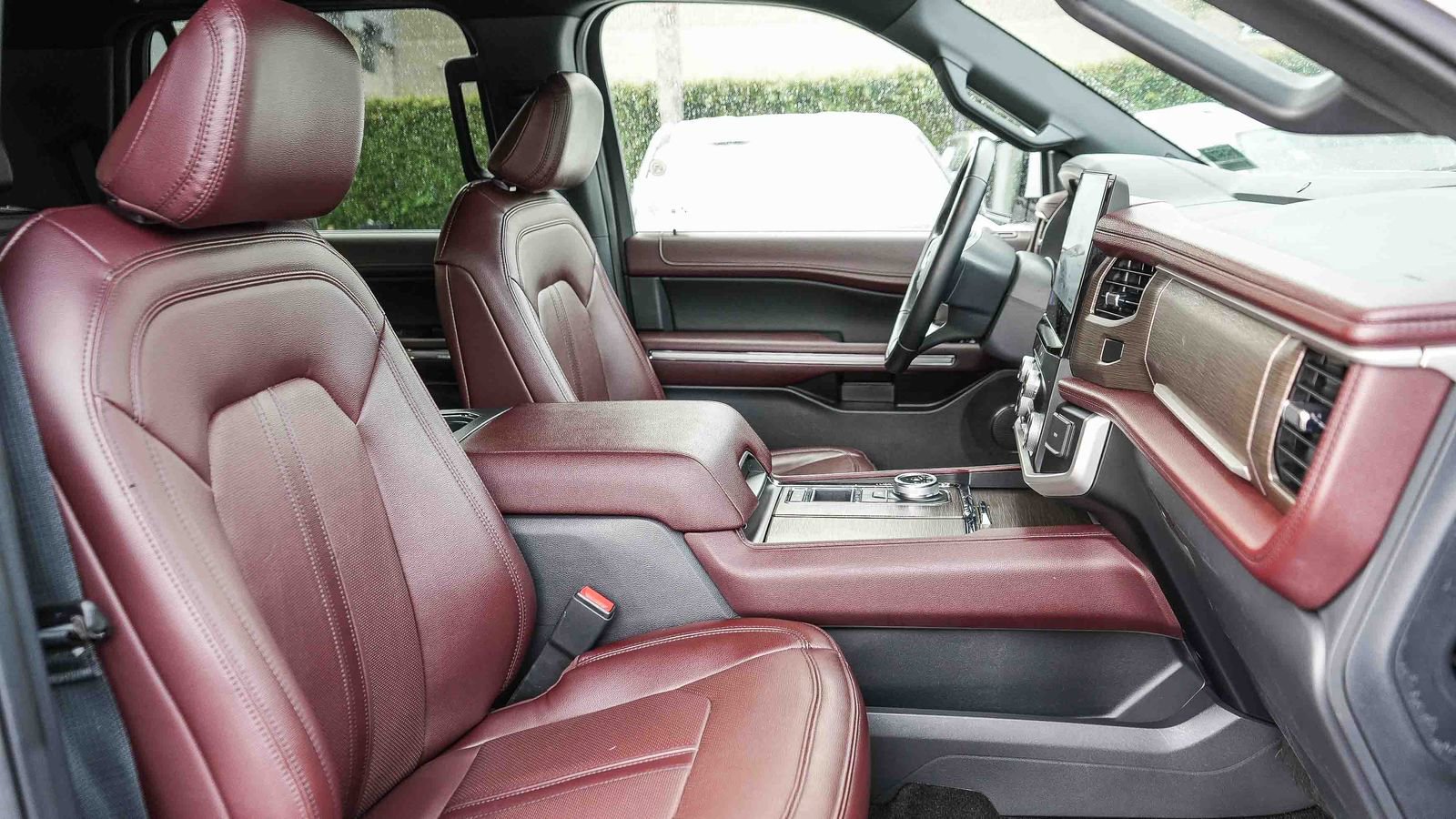 Used 2023 Ford Expedition Limited image 16