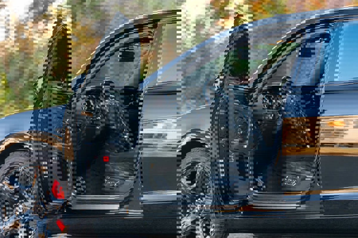 Used 2015 Bentley Flying Spur V8 image 56