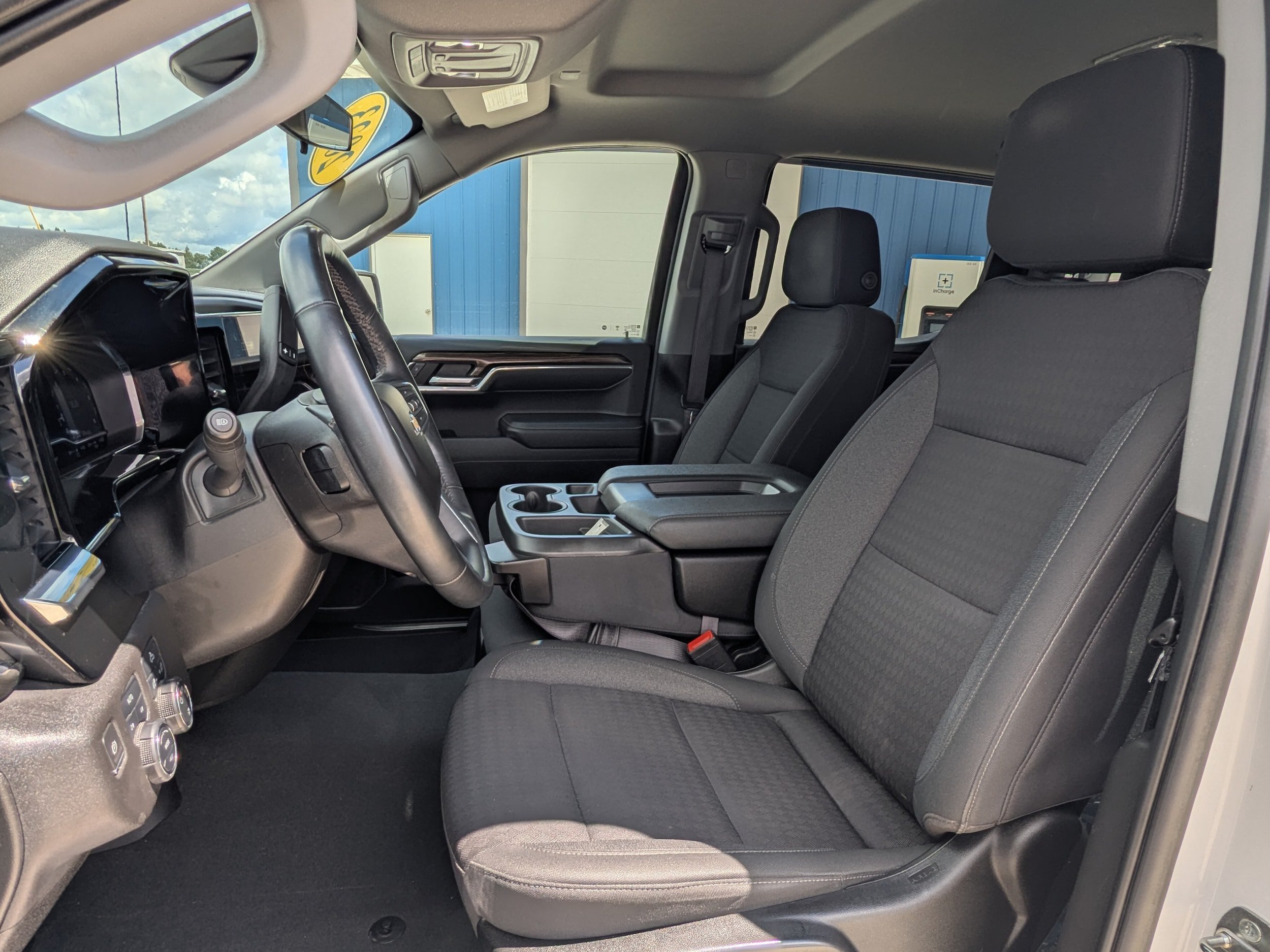 Used 2023 Chevrolet Silverado 1500 LT w/ LPO, Dark Essentials Package AWD/4WD image 9