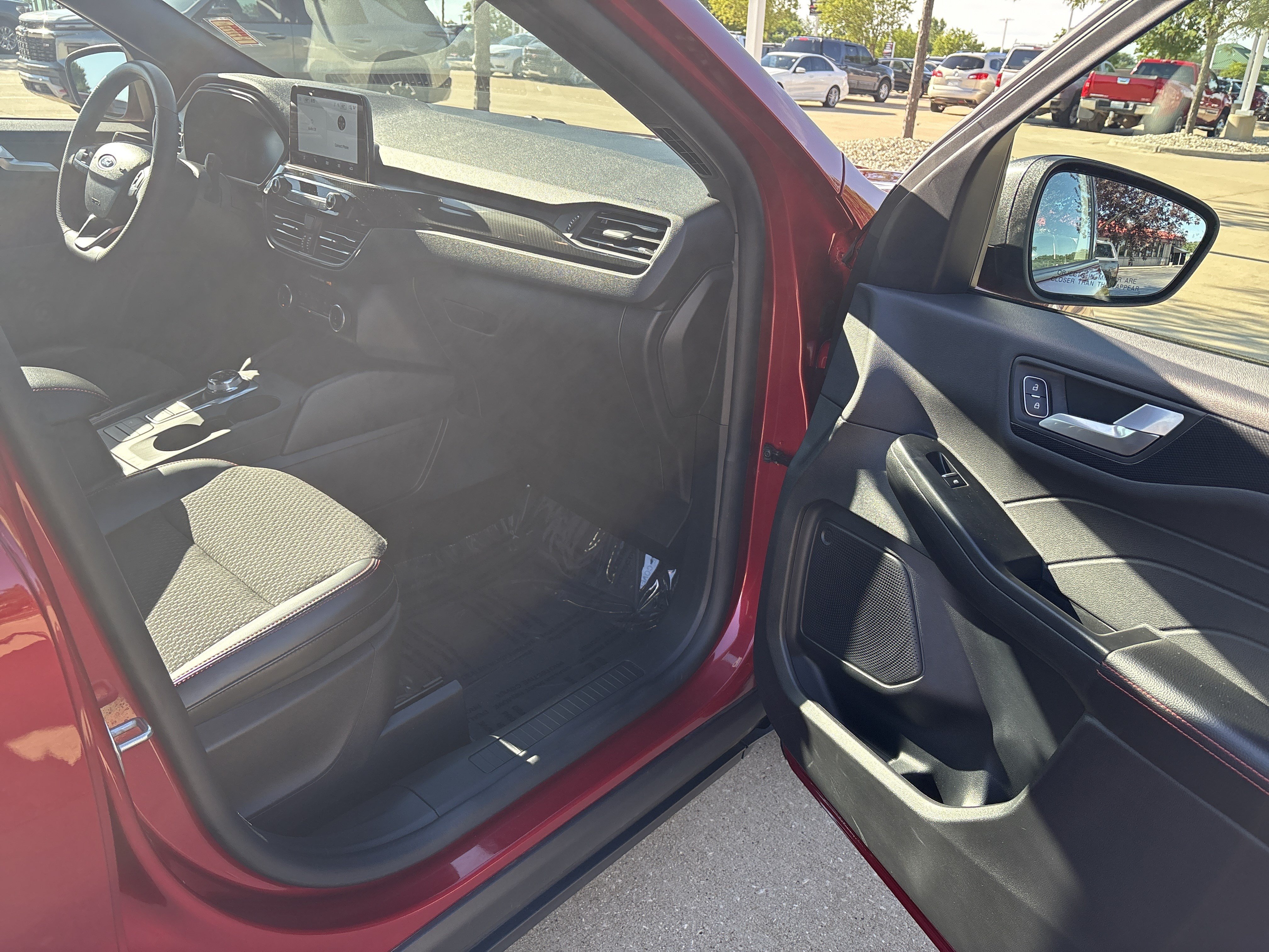 Used 2025 Ford Escape ST-Line FWD image 17