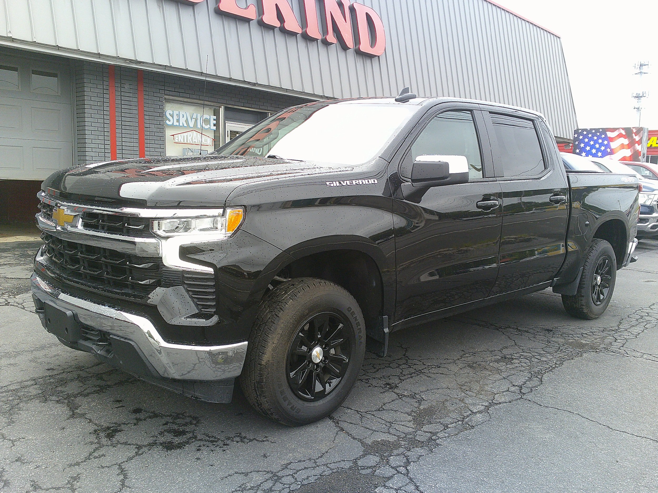 Used 2026 Chevrolet Silverado 1500 LT AWD/4WD image 12