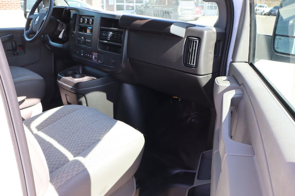 New 2026 Chevrolet Express 3500 w/ Power Convenience Package image 37