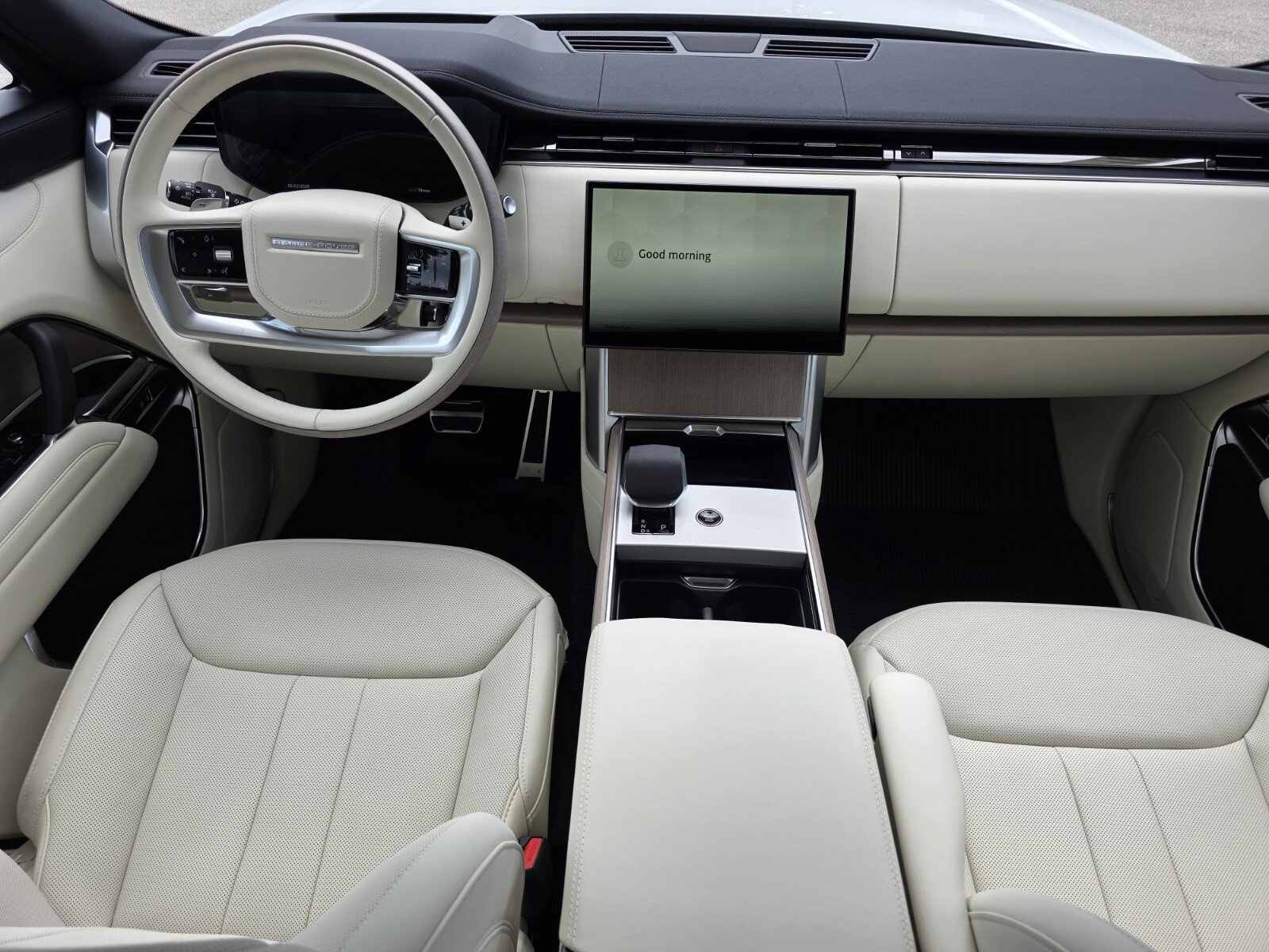 New 2026 Land Rover Range Rover Long Wheelbase SE AWD/4WD image 4