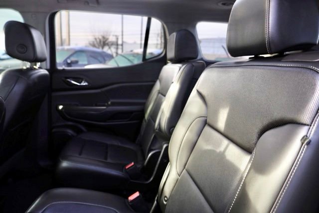 Used 2020 GMC Acadia SLT w/ Driver Alert Package II image 33