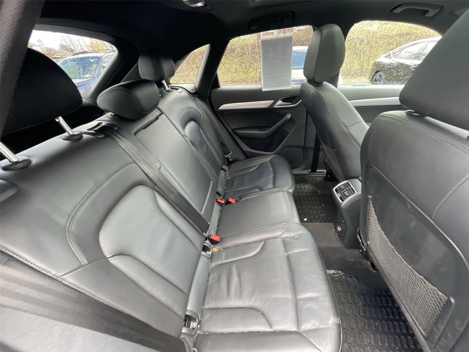 Used 2018 Audi Q3 2.0T Premium image 23