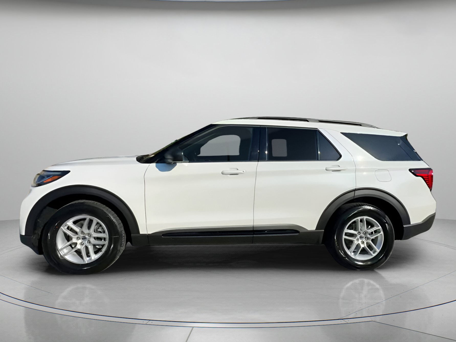 New 2026 Ford Explorer Active RWD image 16